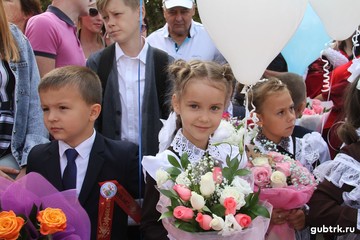 В Губкинском городском округе  в День знаний за парты сели 1220 первоклассников