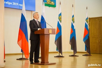 Евгений Савченко вручил государственные награды лебединцам