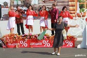 Все на ярмарке найдешь - без покупки не уйдешь
