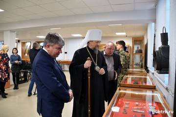 Митрополит Белгородский и Старооскольский Иоанн посетил Губкинский патриотический поисковый клуб «За Родину!»