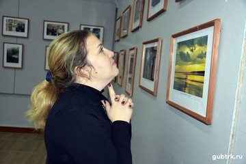 В Губкине открылась фотовыставка, посвященная юбилею родного города