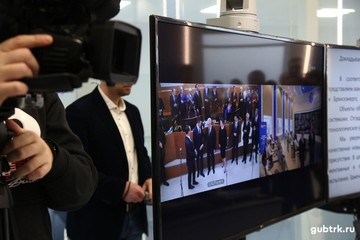 Министр энергетики России Александр Новак и генеральный директор компании «Россети» Павел Ливинский дали старт работе объектов электросетевого комплекса в девяти субъектах страны