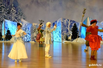 Праздничное новогоднее представление для детей в СК «Горняк»