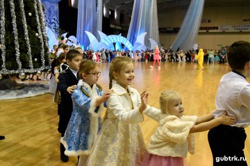 Праздничное новогоднее представление для детей в СК «Горняк»