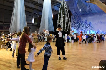 Праздничное новогоднее представление для детей в СК «Горняк»
