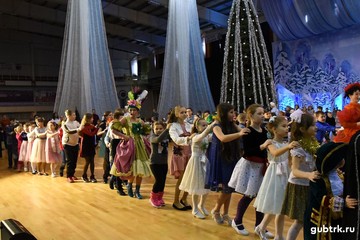 Праздничное новогоднее представление для детей в СК «Горняк»