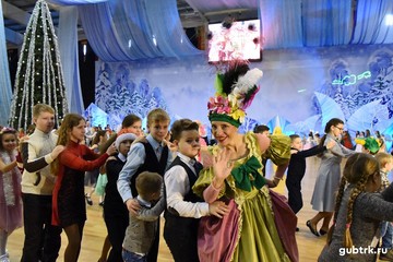 Праздничное новогоднее представление для детей в СК «Горняк»