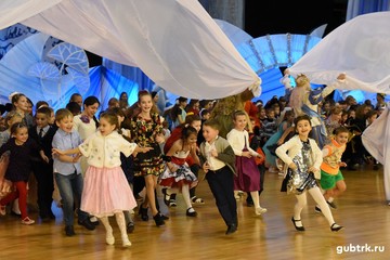 Праздничное новогоднее представление для детей в СК «Горняк»