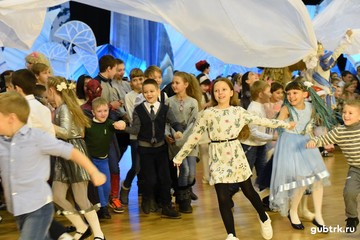 Праздничное новогоднее представление для детей в СК «Горняк»