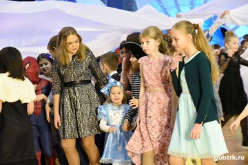 Праздничное новогоднее представление для детей в СК «Горняк»