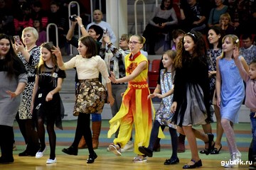 Праздничное новогоднее представление для детей в СК «Горняк»