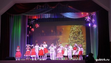 В ЦКР поселка Троицкий состоялся концерт «Мы зажигаем!»