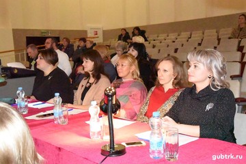 В прошедшие выходные 3-й Межрайонный конкурс-фестиваль исполнителей эстрадной песни «Звёздный дождь» собрал ярких и талантливых вокалистов